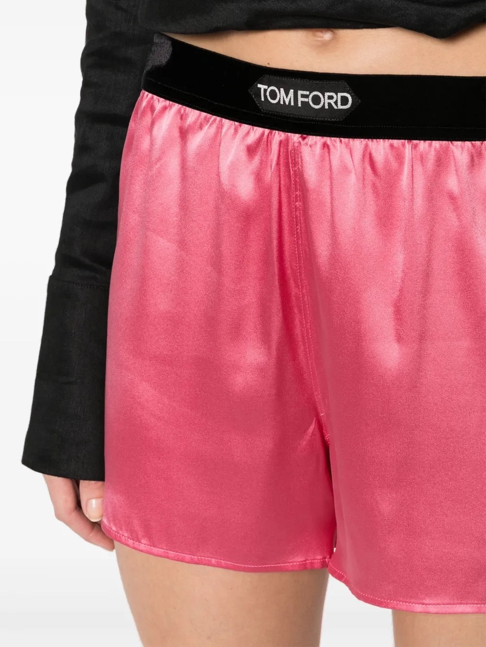 NWT TOM FORD
logo-waistband silk shorts SIZE XS